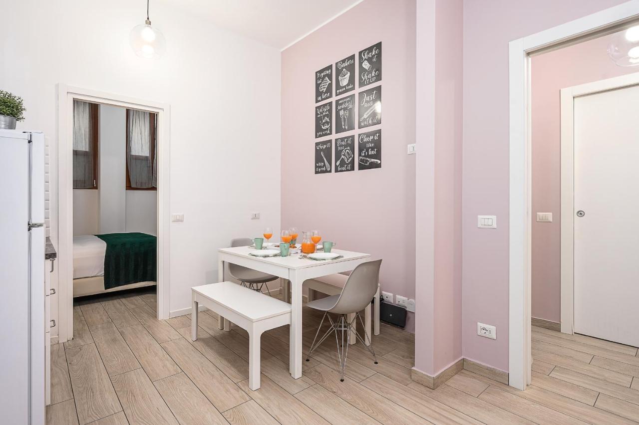 Hemeras Boutique Homes - Design Flat Near Metro Station Милано Екстериор снимка