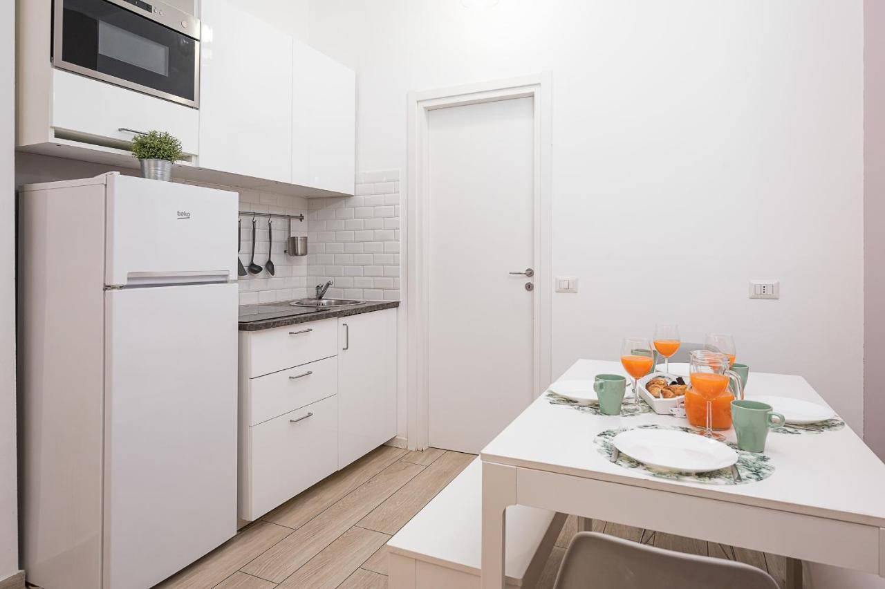 Hemeras Boutique Homes - Design Flat Near Metro Station Милано Екстериор снимка