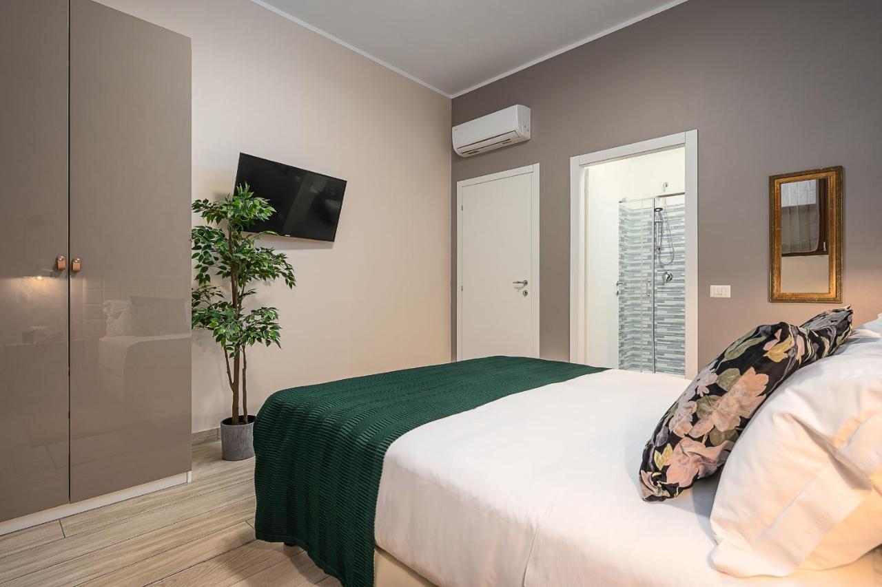 Hemeras Boutique Homes - Design Flat Near Metro Station Милано Екстериор снимка